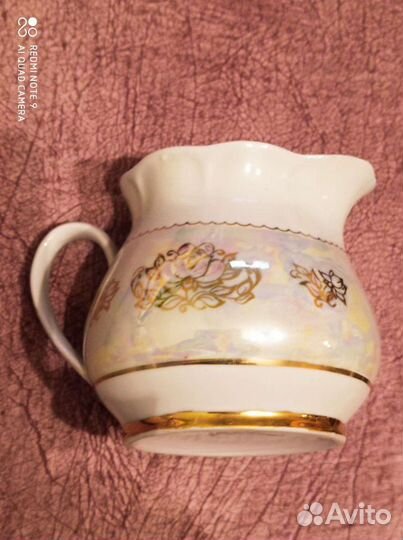 Молочник, сахарница, чашки