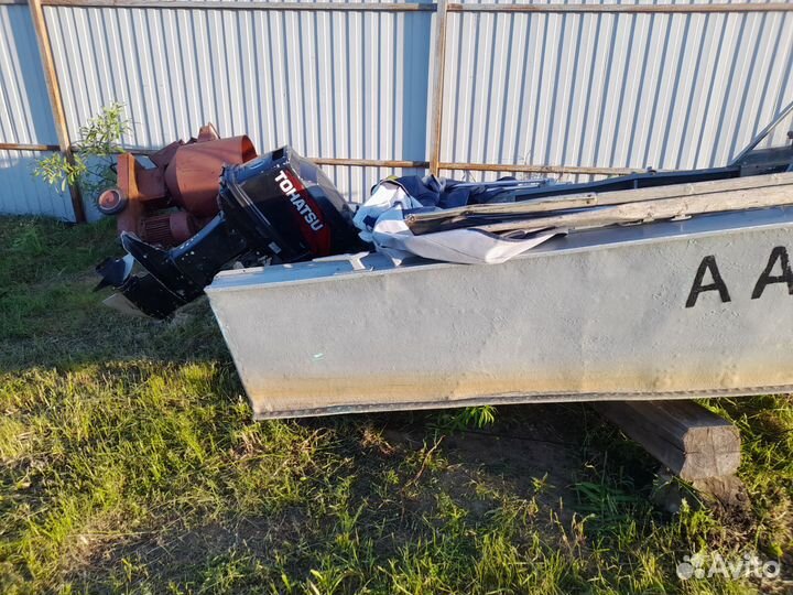 Продаётся лодка Прогресс 4 с мотором Тохатсу 40