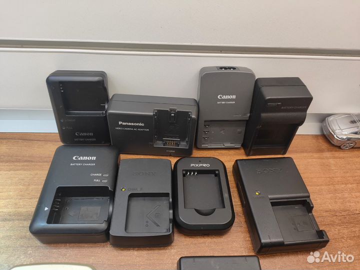 Зарядные устройства для фотоаппаратов