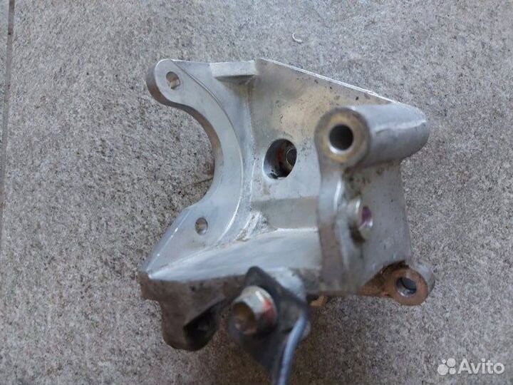 Кронштейн гидроусилителя руля Mitsubichi L200