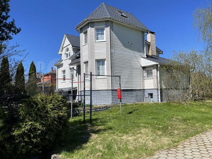 Дом 191 м² на участке 27 сот.