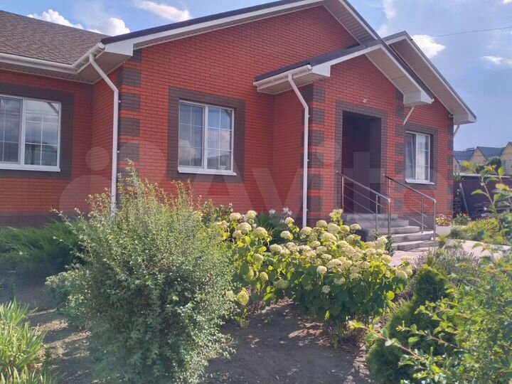 Дом 198 м² на участке 15 сот.