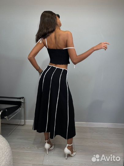 Красный летний костюм