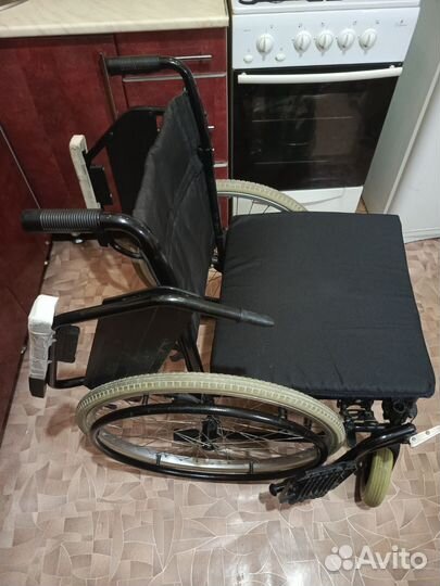 Инвалидная коляска складная бу