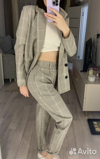Брючный костюм женский 42 44