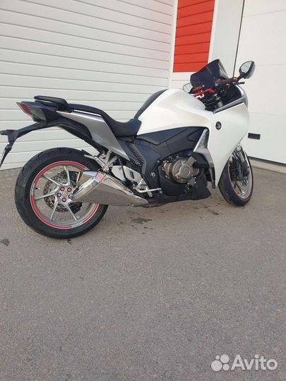 Honda VFR 1200F автомат 2011г пробег 58000