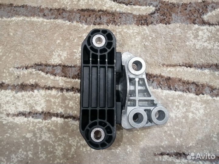 Новая опора двигателя Jeep Renegade 2015 - 2018