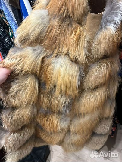 Жилетка меховая натуральная лиса