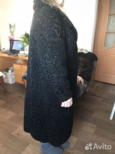 Шуба каракулевая