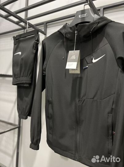 Спортивные костюмы