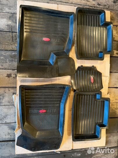 Резиновые коврики приора