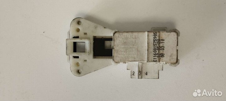 Замок люка на стиральную машину