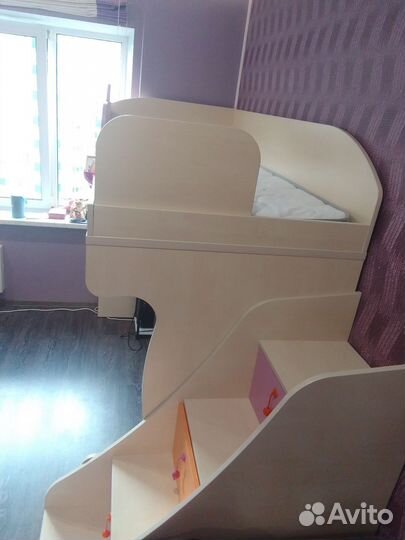 Кровать чердак + лестница с ящиками+матрас