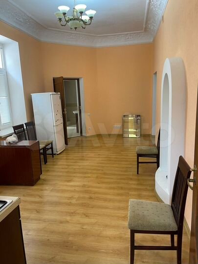 4-к. квартира, 140 м², 3/3 эт.