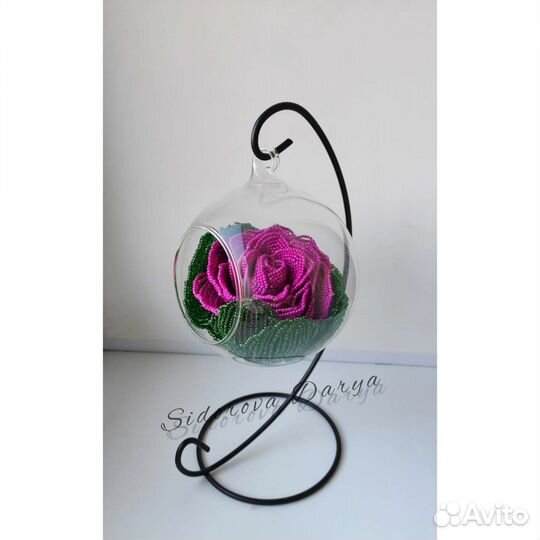 Роза в вазе