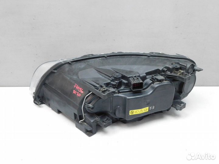 Фара правая Volvo XC70