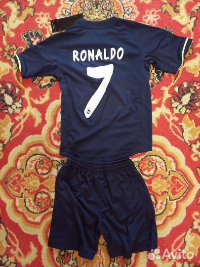 Футбольная форма Real Madrid