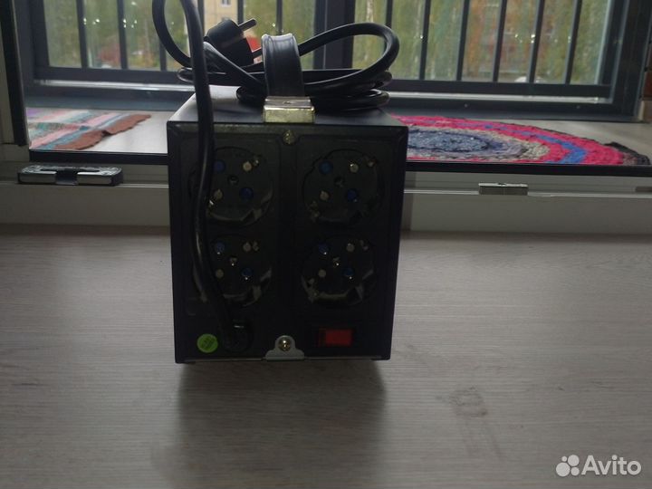 Стабилизатор напряжения