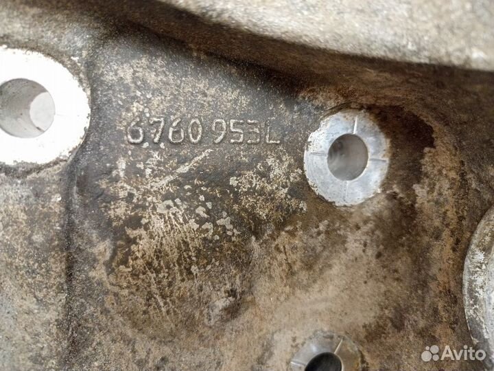 Кулак передний левый бмв