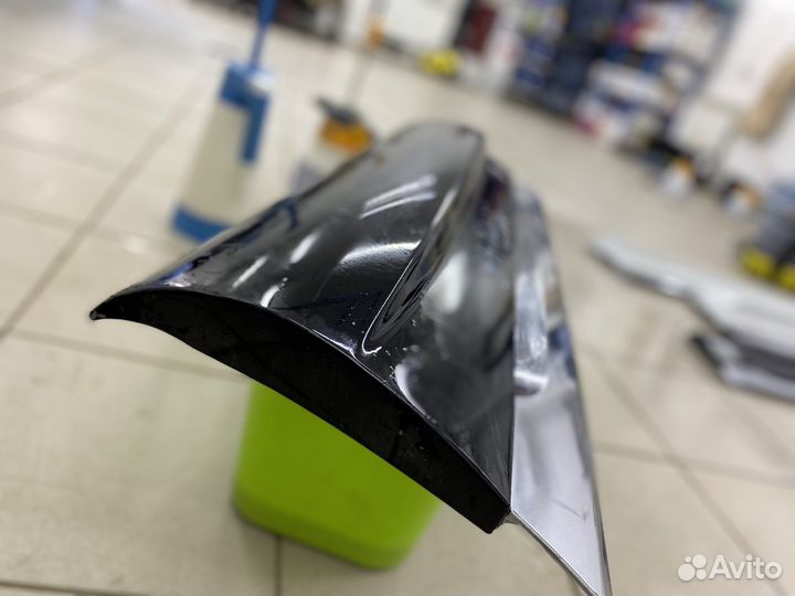 Молдинг задней левой двери VW Touareg NF/FL