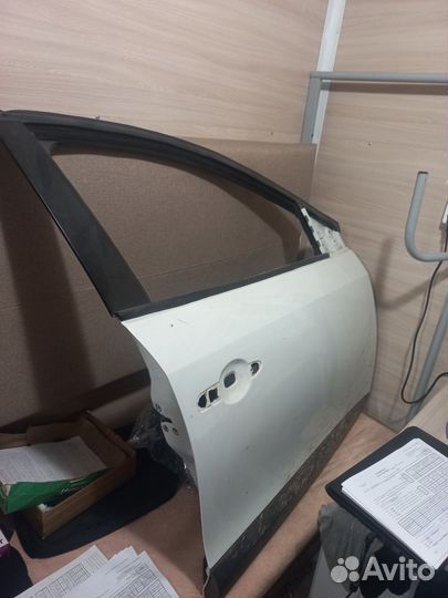 Дверь передняя правая Renault fluence