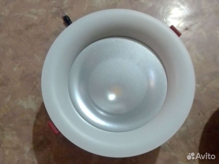 Светильник потолочный встраиваемый