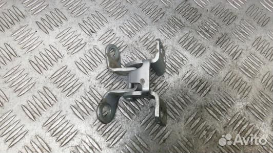 Петля передняя левая toyota RAV 4 ZCA2 (DBR04EW01)