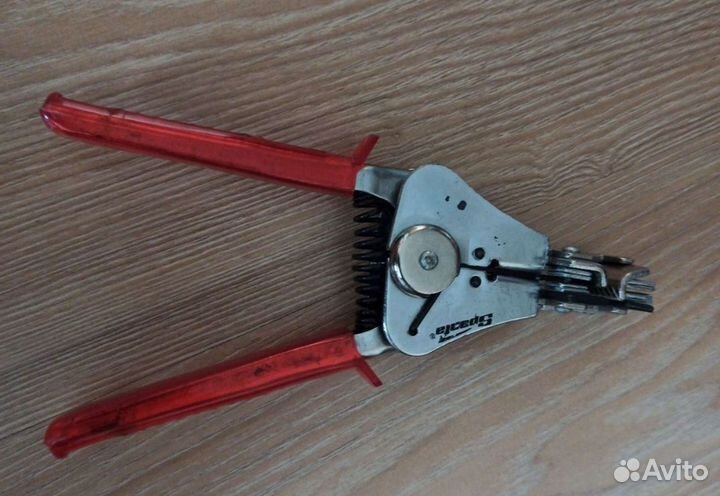 Инструмент для зачистки кабеля (стример)