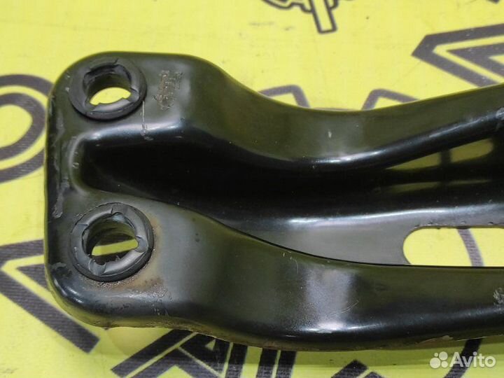 Балка АКПП Nissan VQ35DE