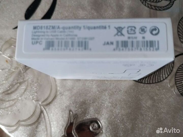 Шнур на устройство на iPhone