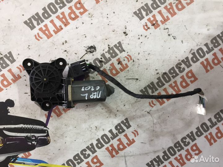 Моторчик стеклоподъемника передний левый Лев