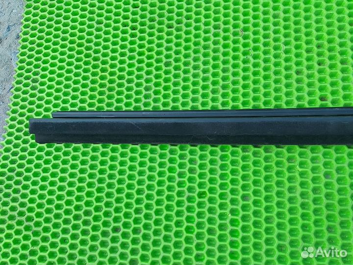 Бархотка задняя левая toyota corolla 150 2008