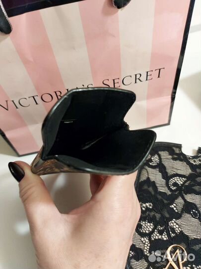 Чехлы для телефона Victoria's Secret