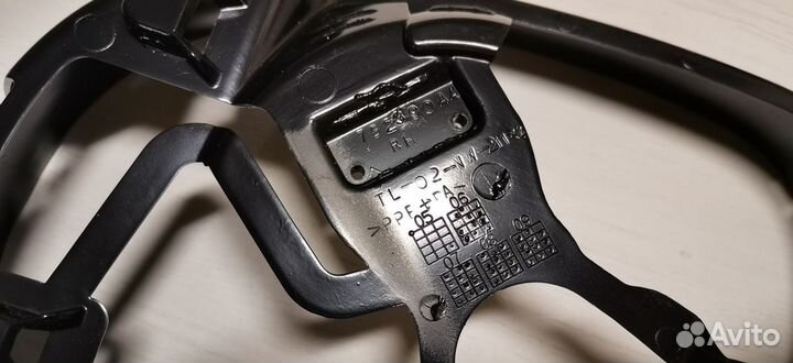 Каркас зеркала Escalade правое 752390AA