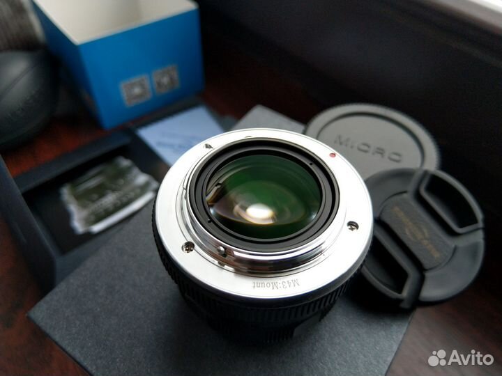 Объектив Brightin Star 35 мм f/1,2 MFT, мануальный