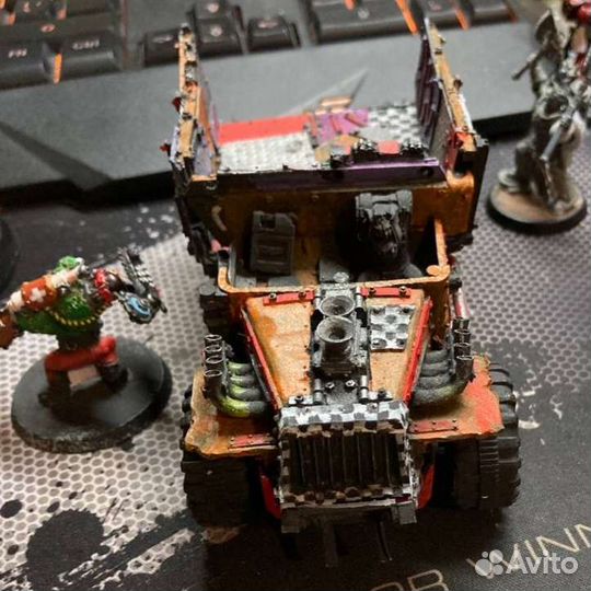 Warhammer ork trukk + doc