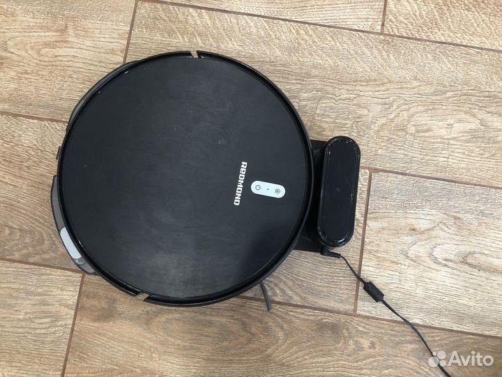 Робот пылесос redmond rv r650s на запчасти