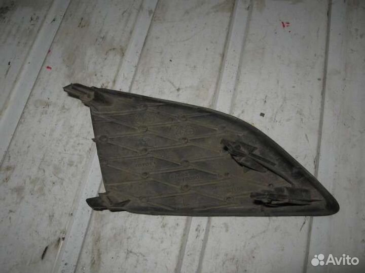 Решетка в бампер левая Toyota Corolla E15