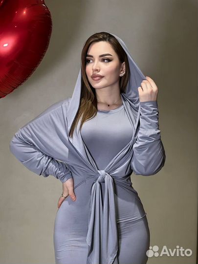 Платья для женщин