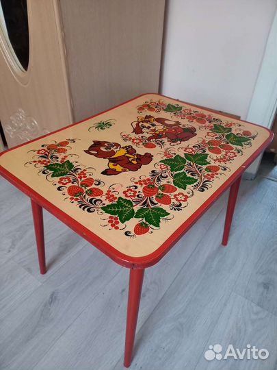 Детский стол