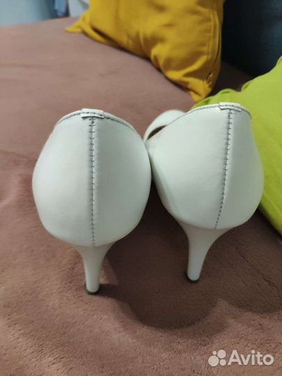 Туфли женские белые 36-37