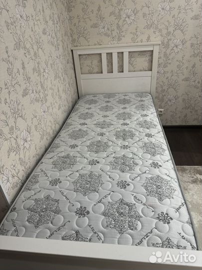 Кровать Икеа с матрасом лазурит