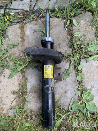 Стойка передняя правая opel astra J GTC