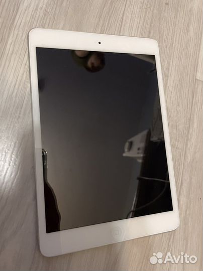 iPad mini 1 16gb белый