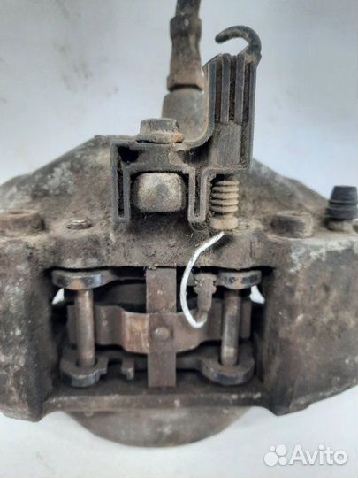 Суппорт тормозной задний левый Mercedes Ml W163