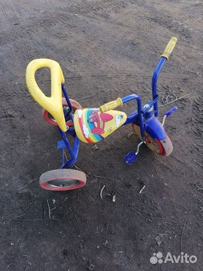 Трехколесный велосипед