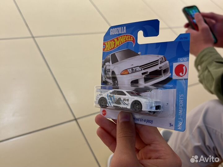 Nissan gtr r32 godzilla hotwheels