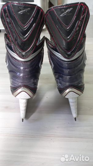 Коньки хоккейные