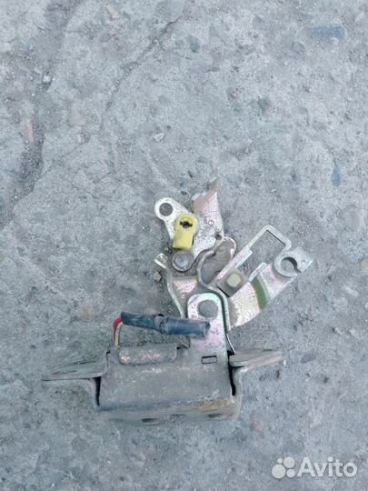 Замок багажника универсал corolla 100 кузов