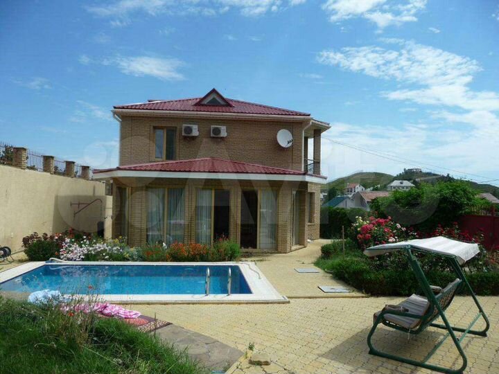 Дом 213 м² на участке 7,5 сот.